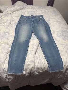 American Eagle Outfitters Curvy Super High Rise Distressed Jeggings
